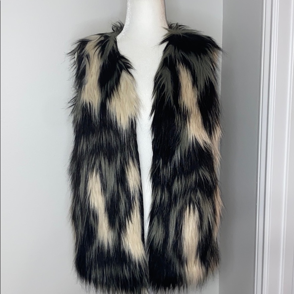 Gianni Bini Faux Fur Vest